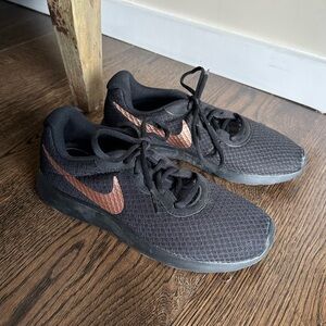 Nike Black & Rosegold Sneakers